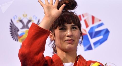 Нино Одзелашвили. Фото:  Sputnik / Максим Богодвид, https://sputnik-georgia.ru/sport/20181110/242890071/Odzelashvili-stala-pervoy-zhenschinoy-chempionkoy-mira-iz-Gruzii-po-sambo.html