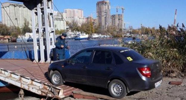 Эвакуация автомобилей с Зеленого острова. Ноябрь 2018 года. Фото пресс-службы управления МЧС по Ростовской области, http://61.mchs.gov.ru/operationalpage/operational/item/7674845/