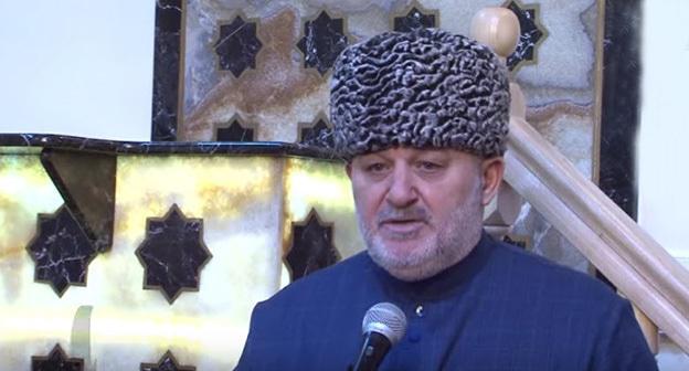 Муфтий Ингушетии Иса Хамхоев. Кадр из видео пользователя Духовный центр мусульман РИ https://www.youtube.com/watch?v=BTKx_IQDA3A
