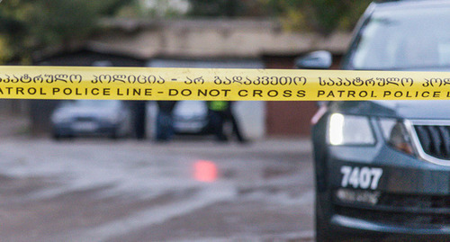 Полицейское ограждение. Фото  Sputnik / Levan Avlabreli
 https://sputnik-georgia.ru/incidents/20181225/243642120/Strelba-i-potasovka-na-vostoke-Gruzii---zaderzhany-tri-cheloveka.html