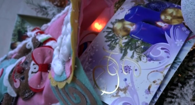 Ёлка на акции «Дари добро с Айшат!».   Фото ЧГТРК "Грозный" https://www.youtube.com/watch?v=DQP5dhp32jQ
