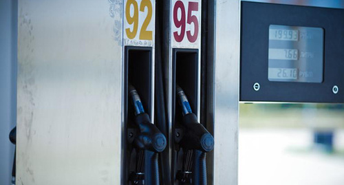 Автозаправка. Фото: Федор Обмайкин / Югополис Автозаправка. Фото: Федор Обмайкин / Югополис