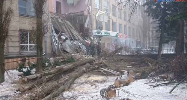 Работы на месте ЧП в Новочеркасске, 4 января. Кадр видео DonDay. https://www.youtube.com/watch?v=R7qhr6mBbYQ