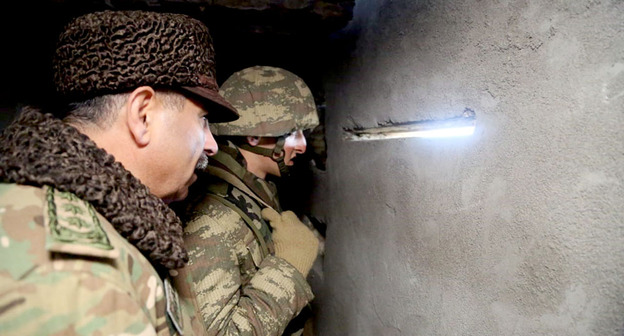 Азербайджанские военные в прифронтовой зоне. Декабрь 2018 года. Фото пресс-службы Минобороны Азербайджана. https://mod.gov.az/ru/news/rukovodstvo-ministerstva-oborony-nahoditsya-v-prifrontovoj-zone-video-25326.html