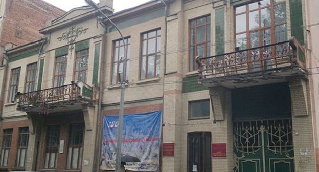 Головное здание Национального музея Северной Осетии во Владикавказе (Особняк купца Ходякова, 1901г.). Автор: МаратС, https://commons.wikimedia.org/w/index.php?curid=20249862