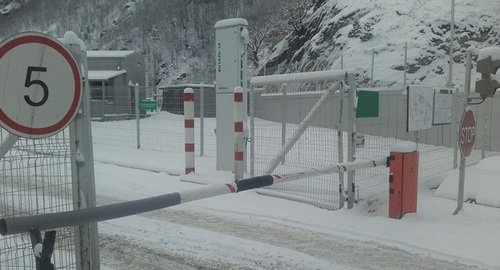 КПП "Верхний Ларс". Фото: ГУ МЧС по Северной Осетии http://15.mchs.gov.ru/operationalpage/operational/item/7820941/