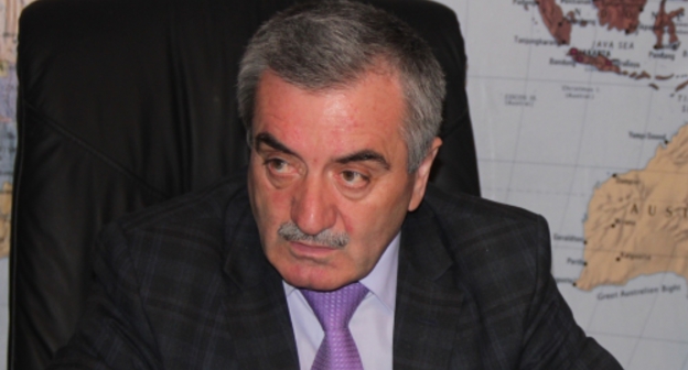 Гагарин Омаров. Фото: пресс-служба администрации Кизилюртовского района, http://www.mr-kizilyurt.ru/press/news/vyezdnoiy-den/