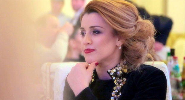 Машидат Омарасхабова. Кадр видео, опубликованного на странице певицы в соцсети "ВКонтакте", https://vk.com/id318309910?z=video318309910_456239018%2Fvideos318309910%2Fpl_318309910_