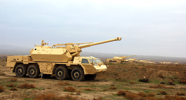 Самоходные артиллерийские установки на учениях азербайджанских войск. Декабрь 2018 года. Фото пресс-службы Минобороны Азербайджана, https://mod.gov.az/ru/news/provedeny-prakticheskie-strelby-iz-samohodnyh-artillerijskih-ustanovok-dana-video-25292.html