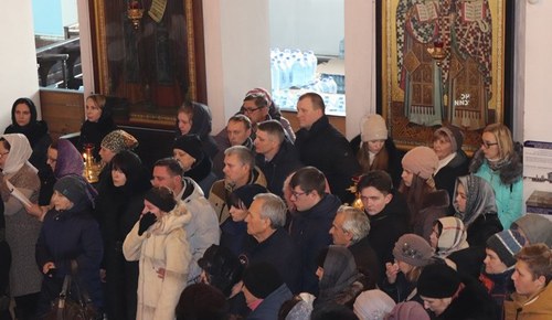 Панихида по семье Пашутиных в Шахтах 18 января 2019 года. Фото пресс-службы администрации города. http://shakhty-gorod.ru/about/info/news/30359/