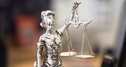 Статуэтка Фемиды. Фото Елены Синеок, Юга.ру