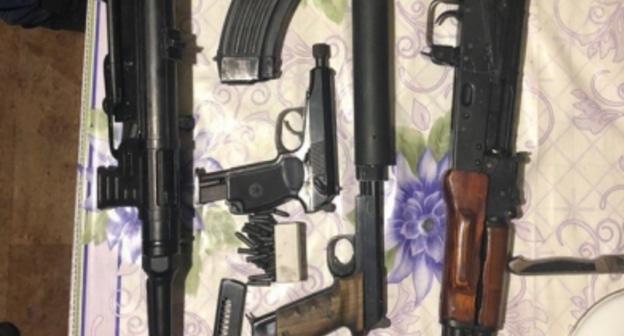 Изъятое в Лермонтове оружие. Фото пресс-службы ГУ МВД Ставропольского края. Январь 2019 года. https://static.mvd.ru/upload/site29/document_images/Oruzhie_(6)-qpr-392xx294.jpg