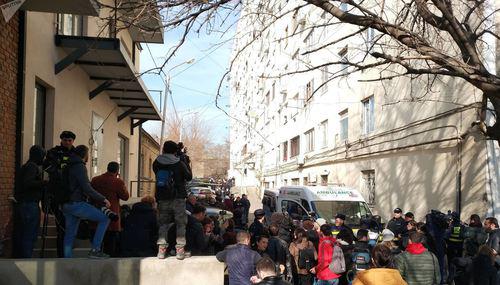 Машина скорой помощи у дома на улице Кетеван Цамебули, где 30 января 2019 года произошла утечка газа. © Sputnik / Alex Shlamov
https://sputnik-georgia.ru/incidents/20190131/244132738/Sem-chelovek-pogibli-v-Tbilisi-otravivshis-gazom.html Машина скорой помощи у дома на улице Кетеван Цамебули, где 30 января 2019 года произошла утечка газа. © Sputnik / Alex Shlamov
https://sputnik-georgia.ru/incidents/20190131/244132738/Sem-chelovek-pogibli-v-Tbilisi-otravivshis-gazom.html