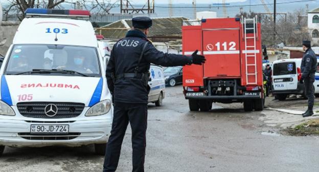 Сотрудники полиции и автомобили экстренных служб в Азербайджане. Фото: © Sputnik / Murad Orujov
https://az.sputniknews.ru/incidents/20190109/418835287/pozhar-mchs-azerbaijan.html