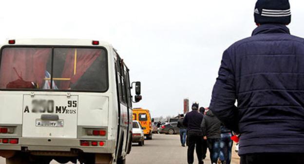 Маршрутные такси. Фото Руслана Алибекова для "Кавказского узла"