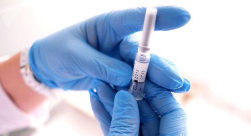 Вакцина. Фото: Sputnik / Nikolay Khizhnyak
https://sputnik-georgia.ru/society/20190123/244018941/V-tyurmakh-Gruzii-nachalas-vaktsinatsiya-ot-kori.html Вакцина. Фото: Sputnik / Nikolay Khizhnyak
https://sputnik-georgia.ru/society/20190123/244018941/V-tyurmakh-Gruzii-nachalas-vaktsinatsiya-ot-kori.html