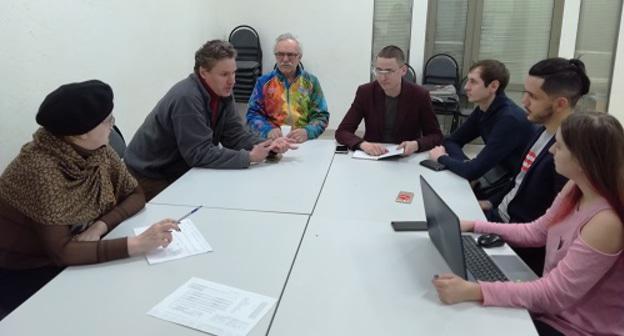 Участники встречи оппозиционеров в Волгограде. Фото Татьяны Филимоновой для "Кавказского узла".