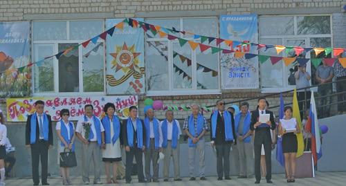 День знаний в школе. Элиста, 1 сентября 2015 года. Фото: Бадма Бюрчиев для "Кавказского узла"