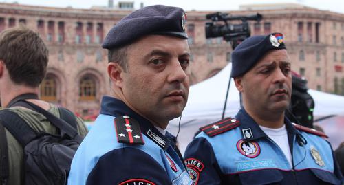 Сотрудники полиции. Армения. Фото Тиграна Петросяна для “Кавказского узла”