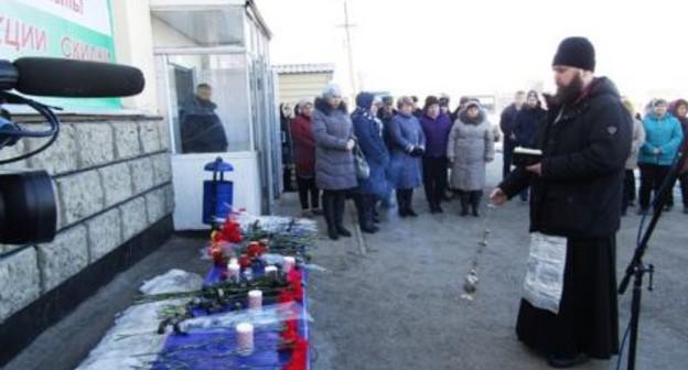 Панихида по погибшим в ДТП в Миллеровском районе Ростовской области, 21 февраля 2019 года. Фото пресс-службы районной администрации, http://millerovoland.ru