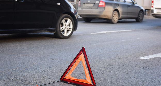 Аварийный знак на дороге. Фото: Елены Синеок, Юга.ру
