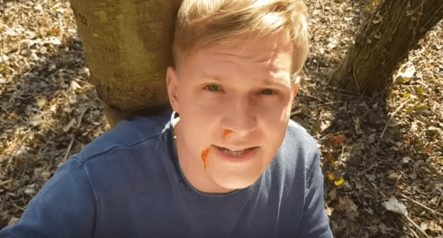 Скриншот опубликованного 28 февраля 2019 года видео "Камикадзе извиняется перед Дагестаном", https://www.youtube.com/watch?v=z6yNw5w1tDQ