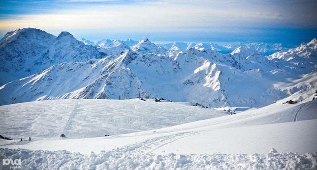 Сход лавины. Фото Елены Синеок, Юга.ру