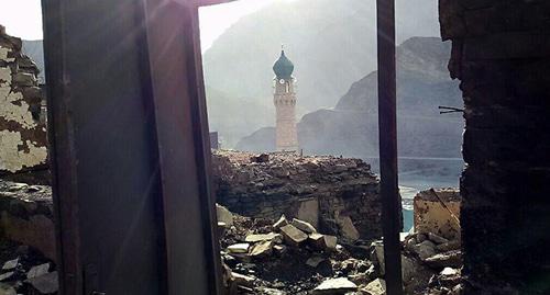 Дома, пострадавшие в результате пожара в селе Тисси-Ахитли. Фото Ильяса Капиева для "Кавказского узла"