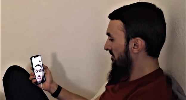 Скриншот видео "Прямой эфир с кадыровским Лордом", https://www.youtube.com/watch?v=vNGSHNox8eE