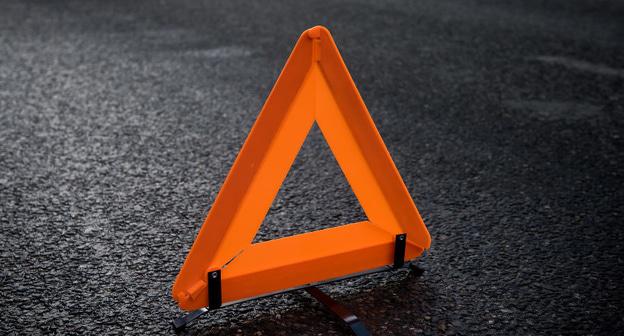 Аварийный знак на дороге. Фото © Фото Елены Синеок, Юга.ру
