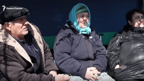 Скриншот видео "Без земли и денег, но с верой в Путина" о протестующих пайщиках в Казиновке, март 2019 года, https://www.youtube.com/watch?v=_MpHzOODDfs