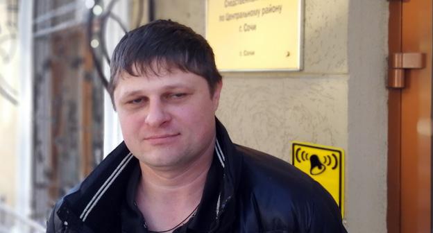  Роман Габаев у СКР Сочи. Фото Светланы Кравченко для "Кавказского узла"
