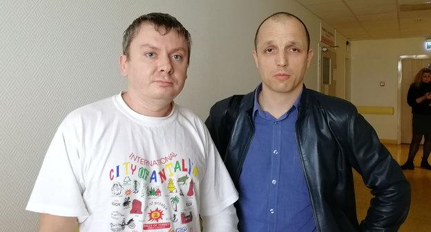 Справа обвиняемый в стрельбе из пистолета модели МР-79-9ТМ  Роман Тележкин, Слева Николай Никифоров -потерпевший. Фото Светланы Кравченко для "Кавказского узла"

