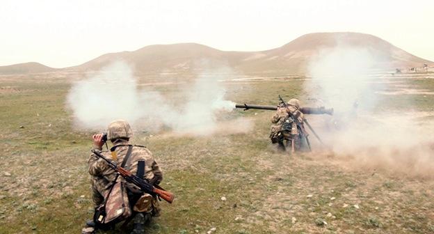 Учения азербайджанских солдат. 12 апреля 2019 года. Фото пресс-службы Минобороны Азербайджана. https://mod.gov.az/ru/news/kursanty-vypolnyayut-uprazhneniya-po-strelbe-video-26445.html