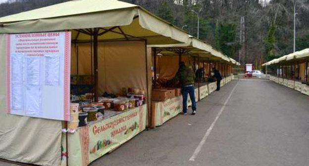 Ярмарка-привоз на новом месте в Сочи. 14 апреля 2019 года. Фото Светланы Кравченко для "Кавказского узла"