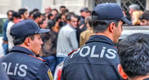 Сотрудники полиции возле здания Бакинского суда по тяжким преступлениям. Фото Азиза Каримова для "Кавказского узла"