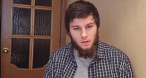 Алибек Мирзеханов. Скриншот видео канала 
Ali Mir
https://www.youtube.com/watch?time_continue=1&v=pKc36e7gMyo