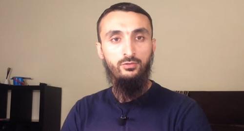 Тумсо Абдурахманов. Скриншот видео ABU-SADDAM SHISHANI https://www.youtube.com/watch?v=hikVv_MxVHs&vl=ru
