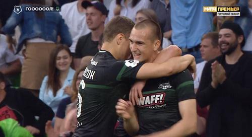 Футболисты "Краснодара" в матче с ЦСКА. 28 апреля 2019 года. Скриншот с видеотрансляции МатчПремьер https://news.sportbox.ru/Vidy_sporta/Futbol/Russia/premier_league/spbvideo_NI1013158_clip_Krasnodar___CSKA_10_Daniil_Utkin_/video_lite?ref=_yandex_ Футболисты "Краснодара" в матче с ЦСКА. 28 апреля 2019 года. Скриншот с видеотрансляции МатчПремьер https://news.sportbox.ru/Vidy_sporta/Futbol/Russia/premier_league/spbvideo_NI1013158_clip_Krasnodar___CSKA_10_Daniil_Utkin_/video_lite?ref=_yandex_