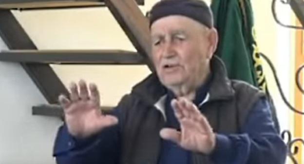 Родственник Тумсо Абдурахманова. Скриншот видео канала "Ищерская". https://www.youtube.com/watch?v=GJa2ug_j4XQ&pbjreload=10