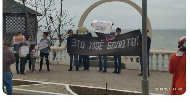 Участники “Монстрации” в Махачкале. Скриншот сообщения пользователя @hinkalhead в Twitter.