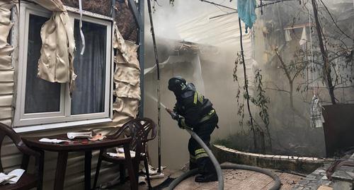 Ликвидация пожара. Фото: пресс-служба ГУ МЧС России по Краснодарскому краю
Ликвидация пожара. Фото: пресс-служба ГУ МЧС России по Краснодарскому краю