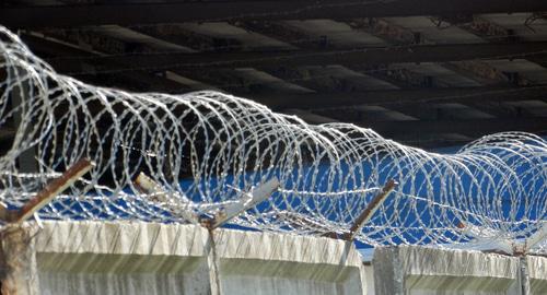 Ограждение режимного объекта. Фото Нины Тумановой для "Кавказского узла"