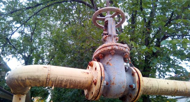 Вентель на трубе распределения газа. фото Нины Тумановой для "Кавказского узла"