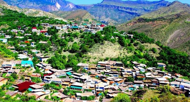 Село в Гумбетовском районе Дагестана. Фото: пресс-служба районной администрации http://mo-gumbet.ru/news/V-Gumbetovskom-rajone-sozdana-rabochaya-komissiya-po-likvidaczii-posledstvij-livnya-s-gradom/