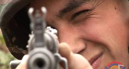 Солдат Армии обороны. Фото пресс-службы Минобороны Нагорного Карабаха. http://www.nkrmil.am/news/view/2101 Солдат Армии обороны. Фото пресс-службы Минобороны Нагорного Карабаха. http://www.nkrmil.am/news/view/2101