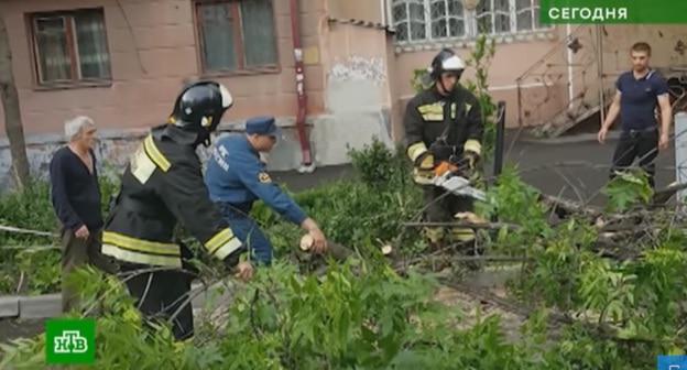 Устранение последствий стихии во Владикавказе. Скриншот с видео НТВ https://www.youtube.com/watch?v=ec0cKtuOB88 