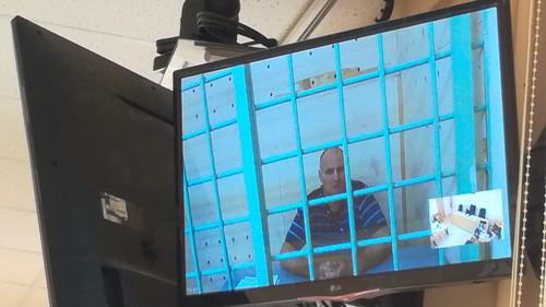 Вячеслав Осипов участвует в заседании суда по видео-конференц-связи. Фото Татьяны Филимоновой для "Кавказского узла" Вячеслав Осипов участвует в заседании суда по видео-конференц-связи. Фото Татьяны Филимоновой для "Кавказского узла"