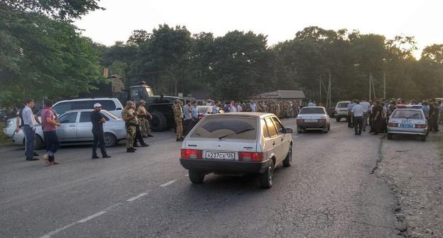 Силовики в Кизляре. 12 июня 2019 года. Фото Ильяса Капиева для "Кавказского узла"