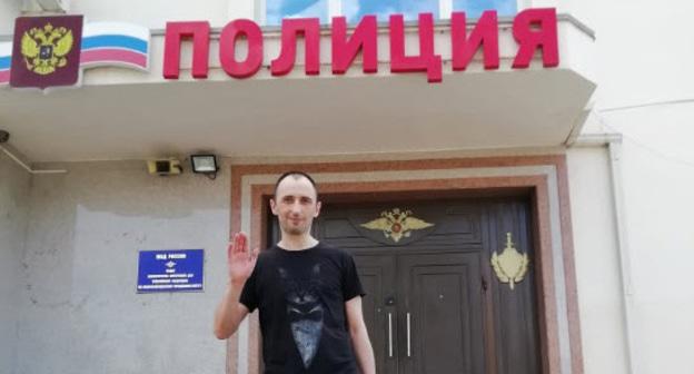 Михаил Савостин выходит из СИЗО. Пятигорск, 26 июня 2019 г. Фото Вероники Широковой